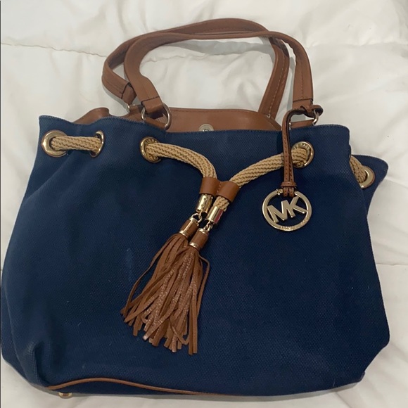 Michael Kors bag - Picture 1 of 3